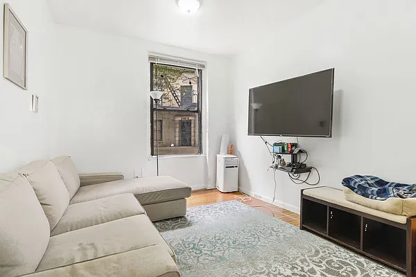 Rented by Compass | media 2