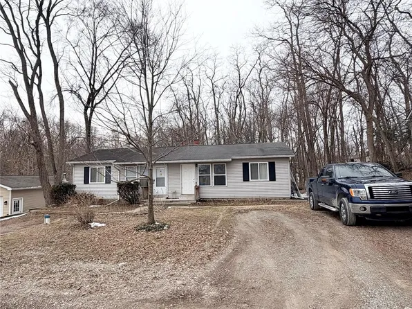 6279 Buckshore Dr, Whitmore Lake, MI 48189