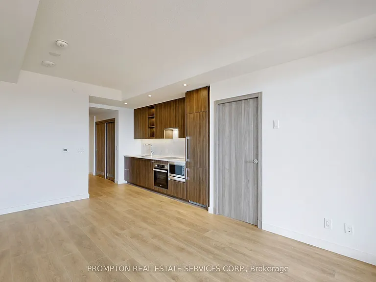 25 McMahon Dr #1110 — Photo 22