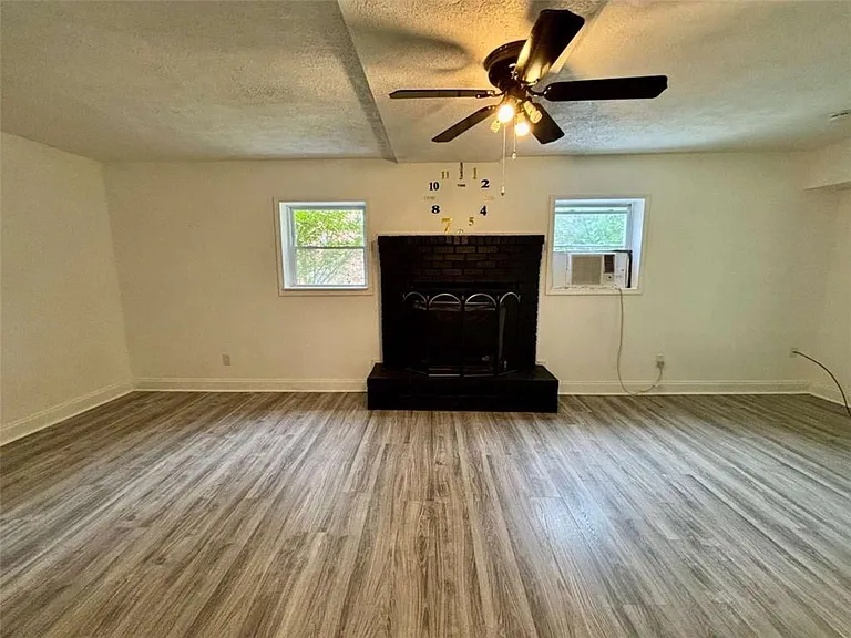 2712 Sherlock Dr #B — Photo 14