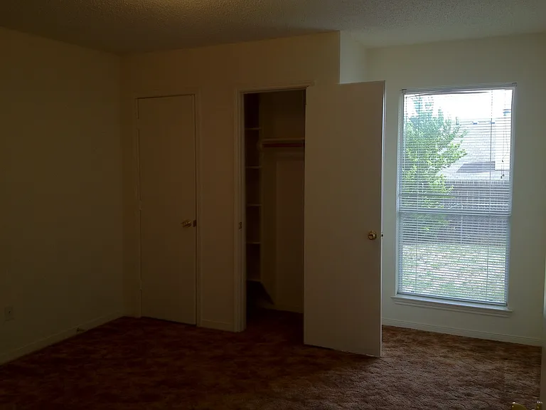 630 Park Place Dr — Photo 6