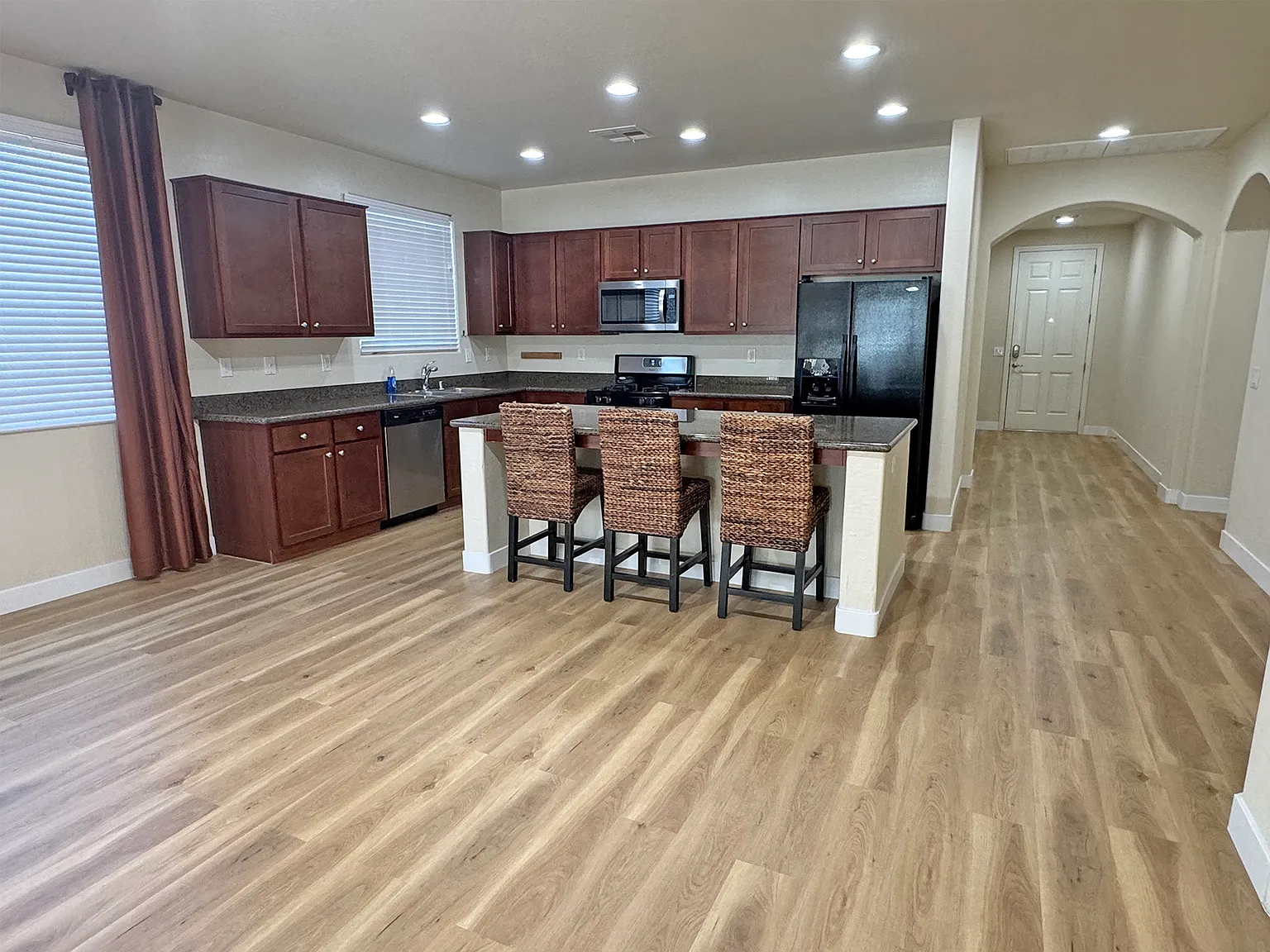 3 bed, 2.5 bath, 2175 sqft, $2,650 — Photo 3