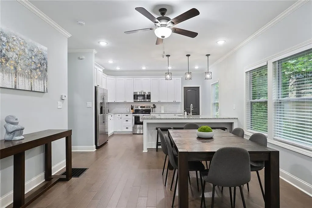 4 bed, 3.5 bath, 2320 sqft, $3,750 — Photo 3