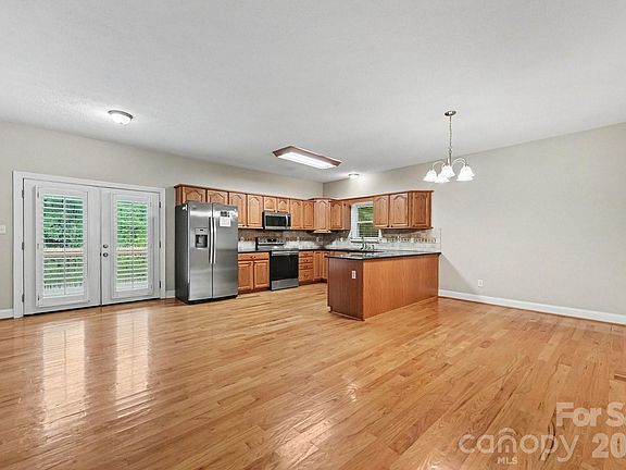 5th image of 1703 Running Deer Dr NW