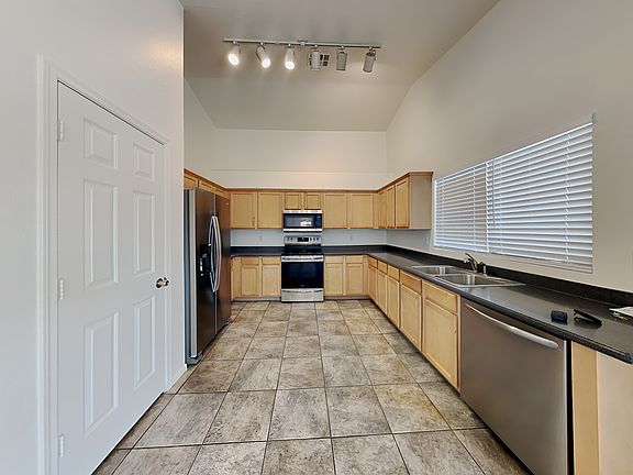 4th image of 5202 W Magdalena Ln