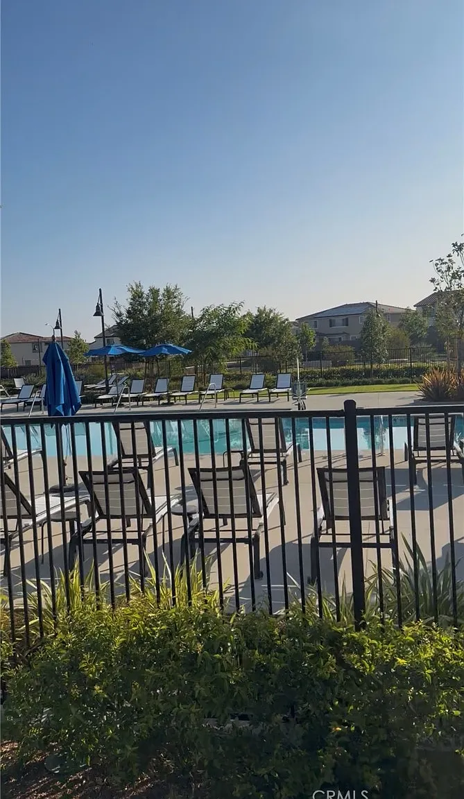 1 bed, 700 sqft, $1,900 — Photo 3