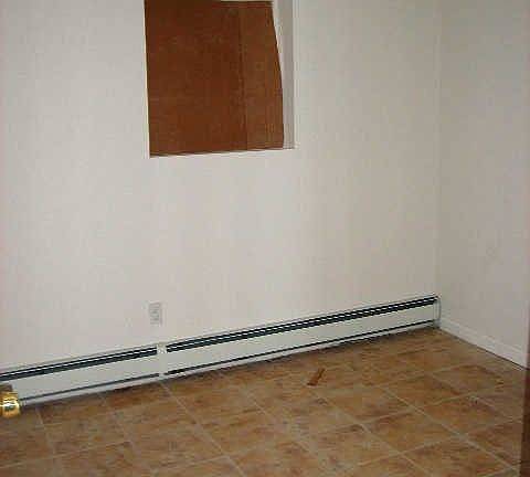 3rd image of 221 Hopper St