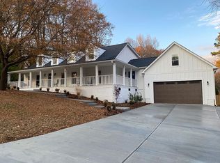 5011 Crooked Oak Ln, Charlotte, NC 28226