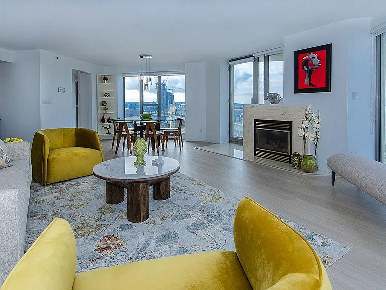 1000 Beach Ave #1305 — Photo 2