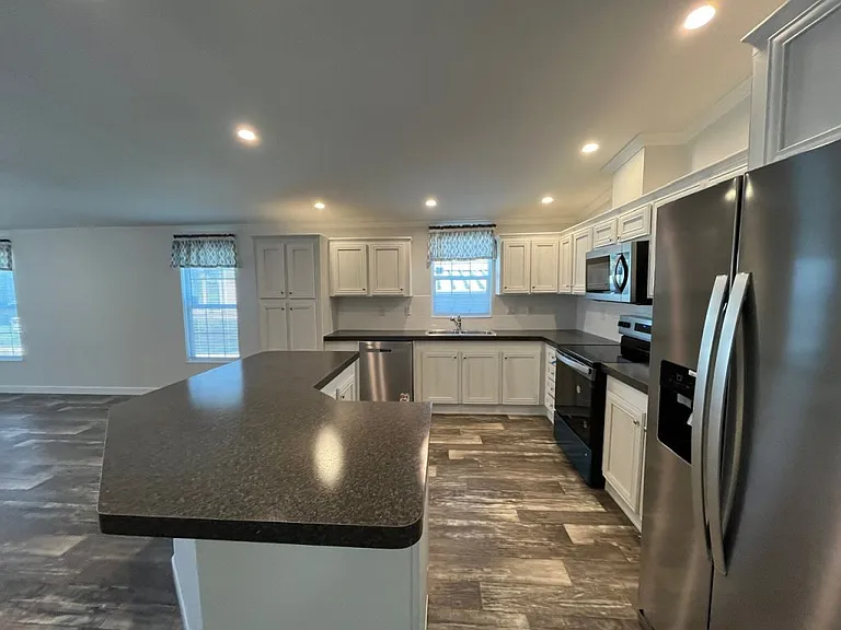 328 Eland Dr #328 — Photo 2