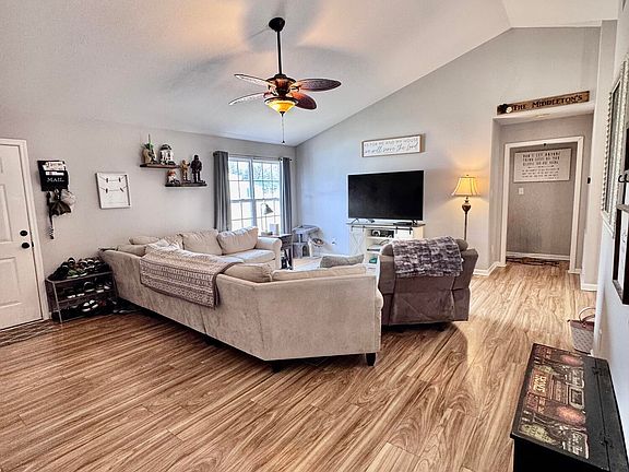 3rd image of 6833 Ward Rd