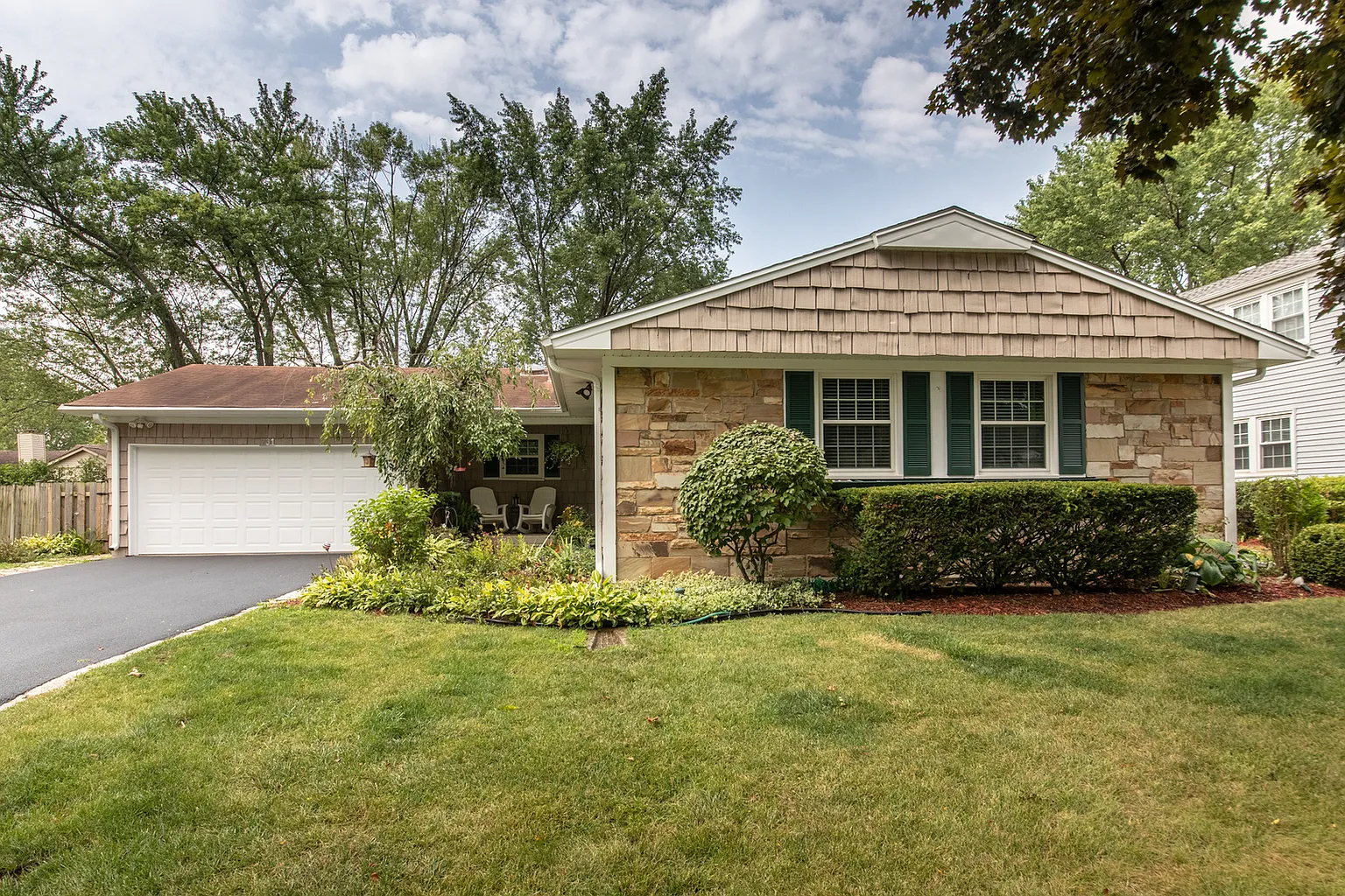 731 Shady Grove Ln photo 1