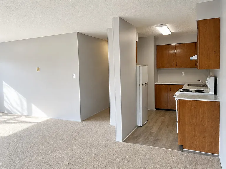11933 223rd St — Photo 3