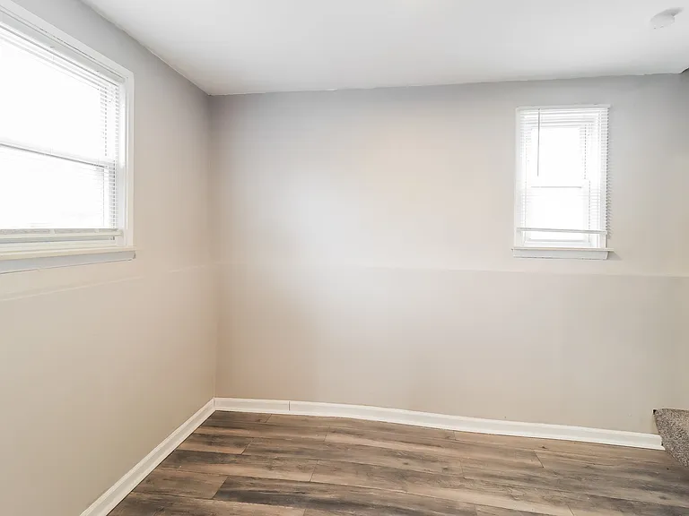 572637_015_wm_-_bedroom_13527375.jpg