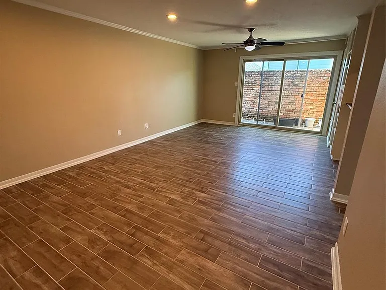 1909 Brun St #4 — Photo 39