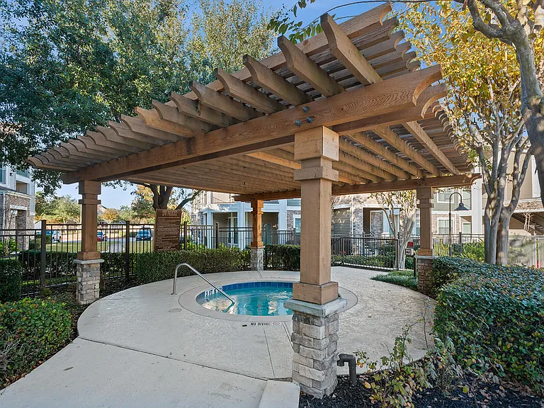 Lakeland Estates Apartment Homes — Photo 14