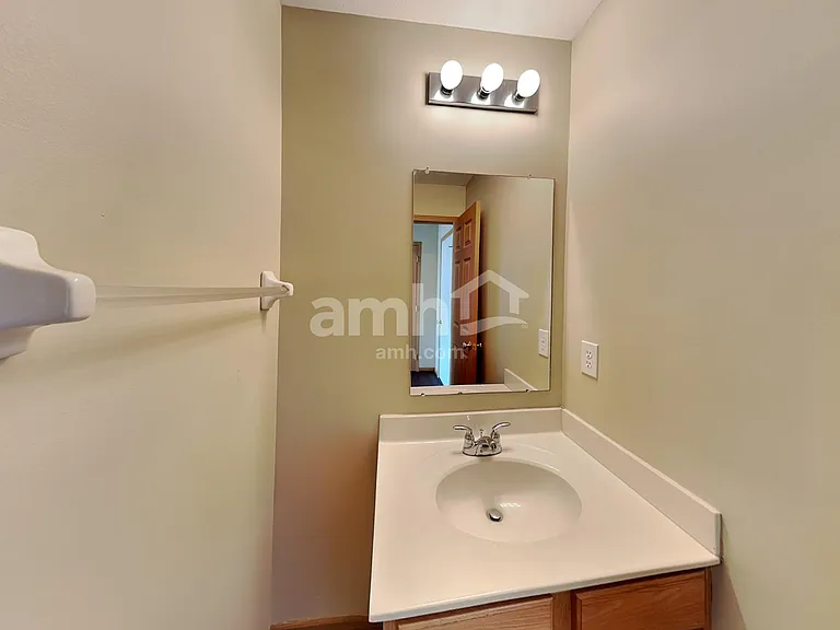 2271 Landcrest Dr — Photo 9