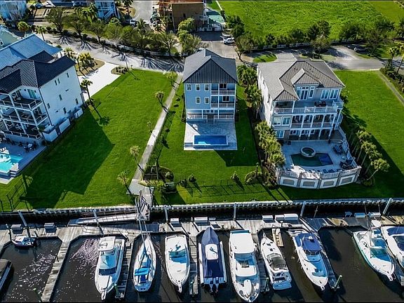 3rd image of 1316 Marina Bay Dr.