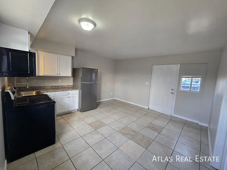 755 E Millett Ave #A — Photo 7