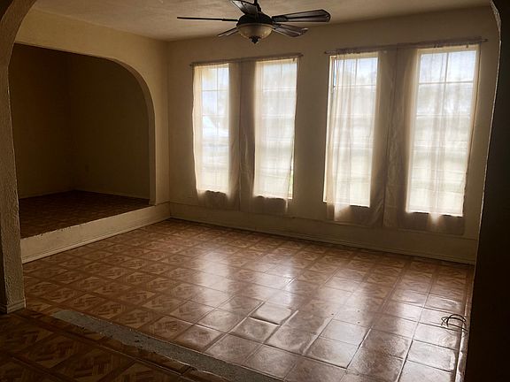 4th image of 3139 El Indio Hwy