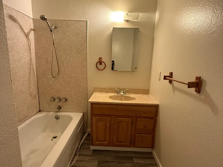 7540 Lemon Hill Ave — Photo 14