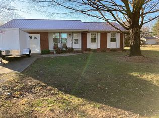 915 S Main St, Coulterville, IL 62237