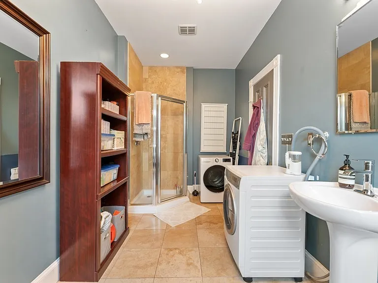 1411 Washington St #24 — Photo 13
