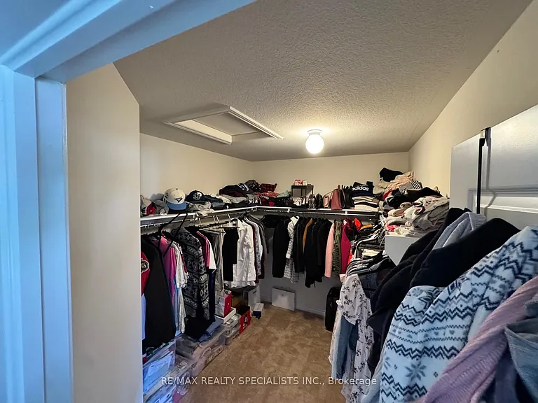 23 Dennis Ave — Photo 7