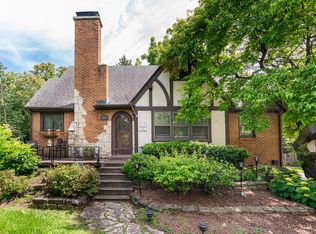 327 Geneva Rd, Glen Ellyn, IL 60137