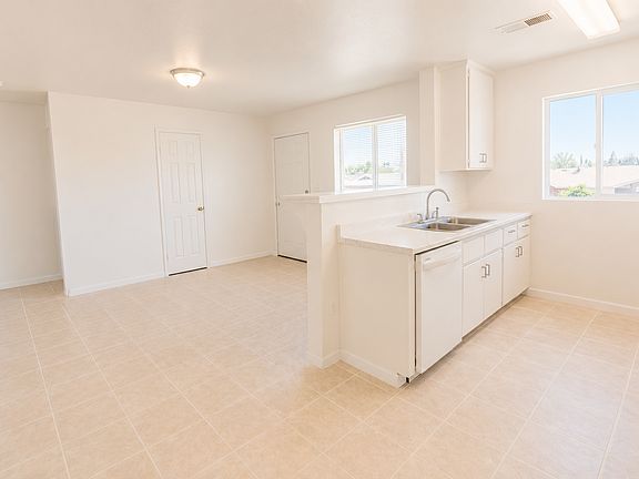 5th image of 1702 Merced St
