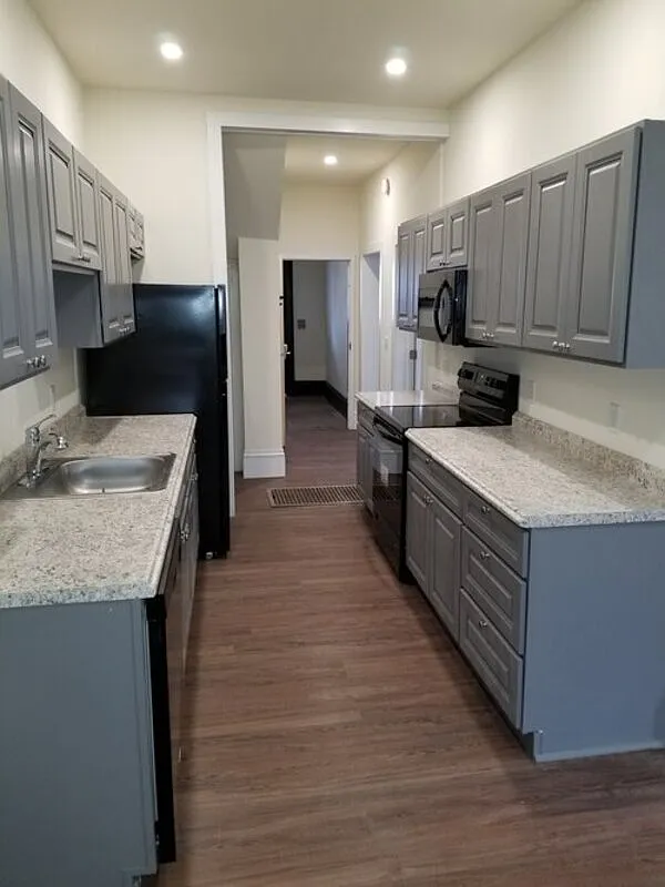 3 bed, 1.0 bath, $3,225 — Photo 2