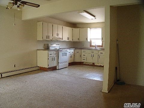 4th image of 42 White Oak St