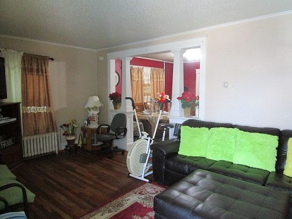 2nd image of 7 Crocker Ave