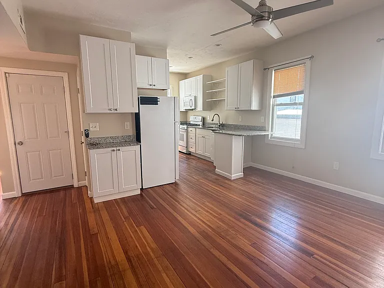 169 Jencks St #2 — Photo 4