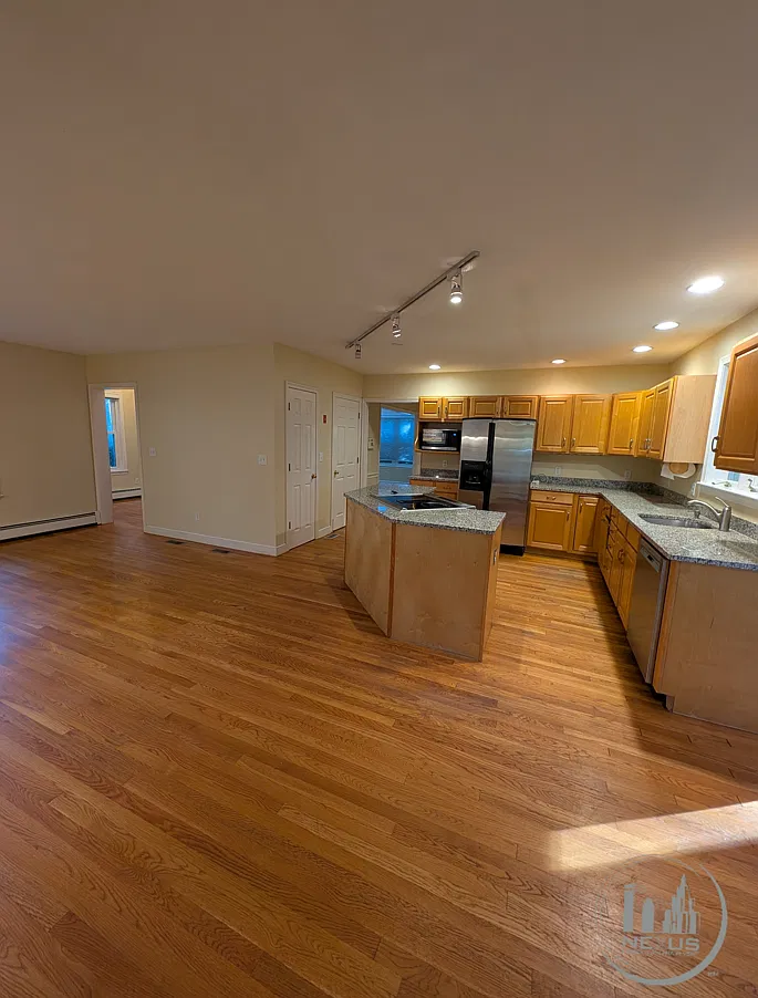 4 bed, 3.5 bath, 2692 sqft, $6,500 — Photo 1