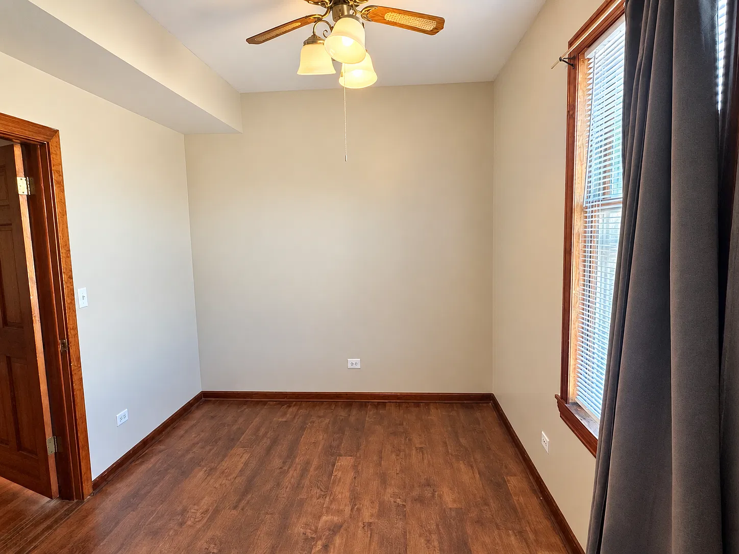 1 bed, 1500 sqft, $1,100 — Photo 4