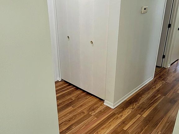 4th image of 6037 Red Oak Dr