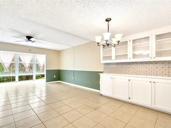 1901 Indian River Blvd APT D210, Vero Beach, FL 32960