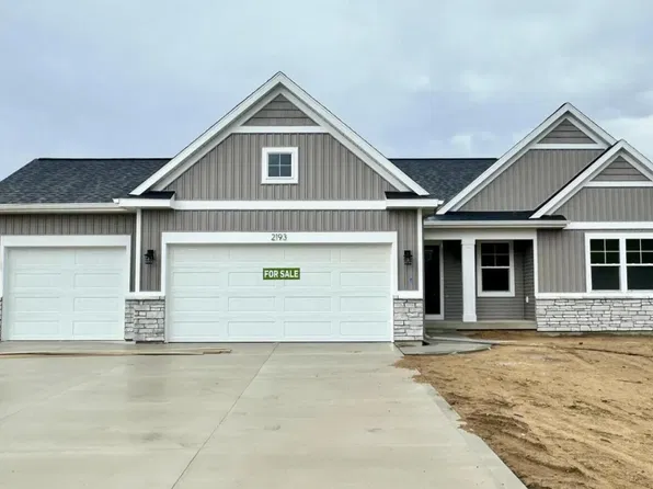 2193 Emerald Shore Cir, Grand Rapids, MI 49525