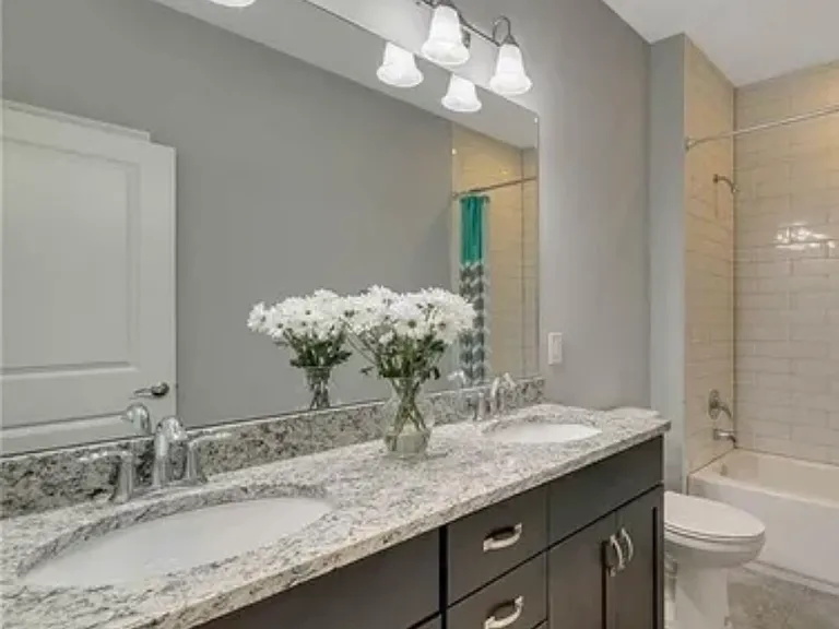 2813 Roseglen Way — Photo 16