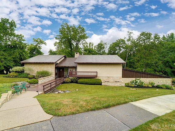 2nd image of 11 Sunnybrook Ct