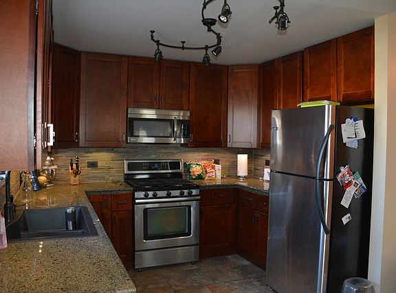 4th image of 1077 Ames Ct