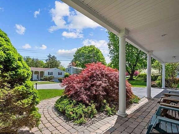 5th image of 18 Manor Way