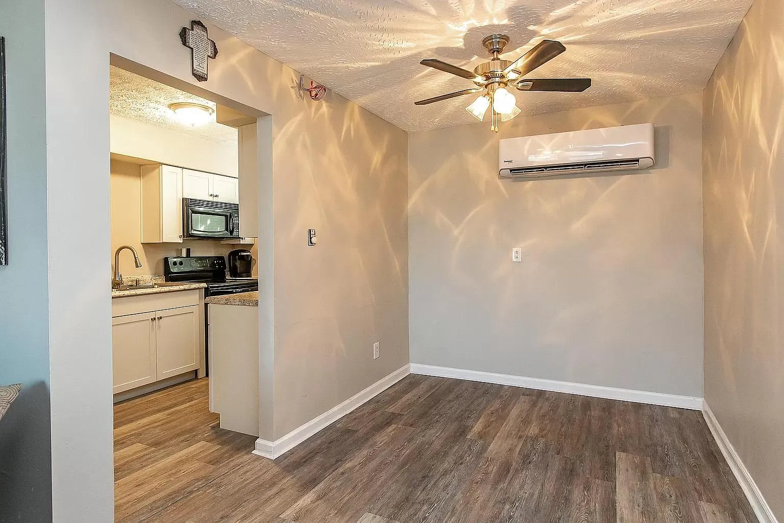 2 bed, 925 sqft, $895 — Photo 3