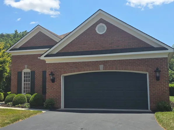 6542 Fairway Estates Dr, Roanoke, VA 24018