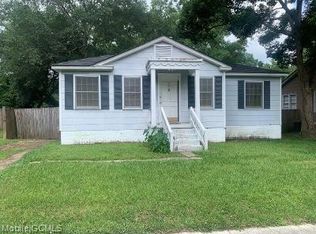 210 Pinehill Dr, Mobile, AL 36606