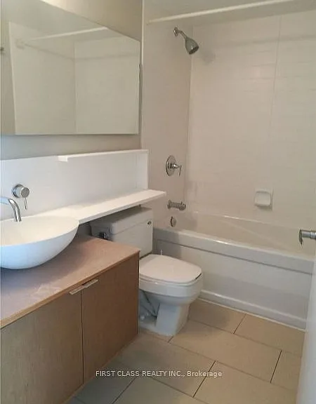 15 Fort York Blvd #2102 — Photo 7