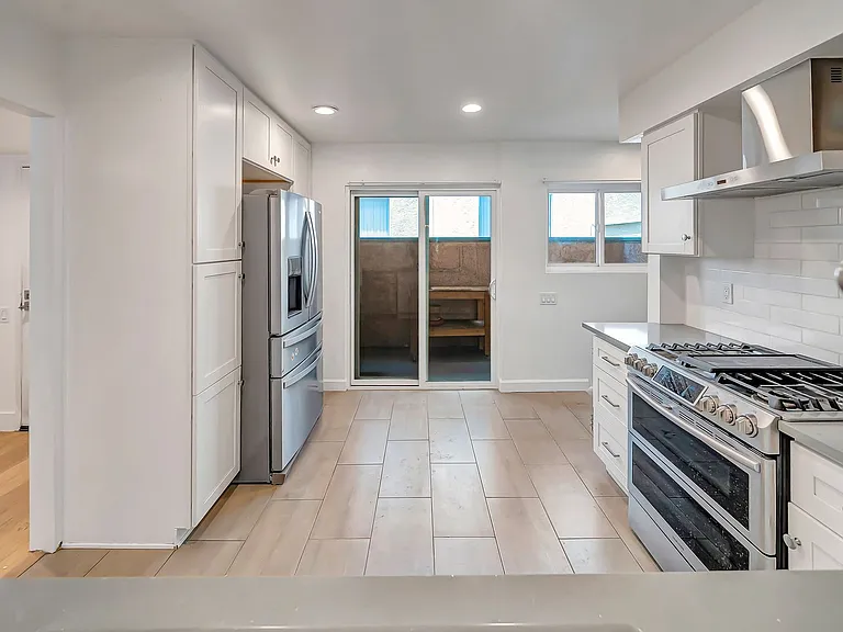 4424 Coldwater Canyon Ave #3 — Photo 24