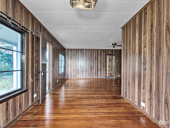 5th image of 2421 Eureka Avenue