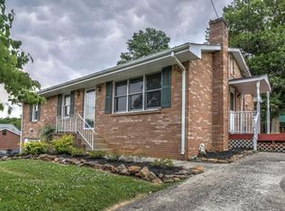 817 Clearwater Ave, Roanoke, VA 24019
